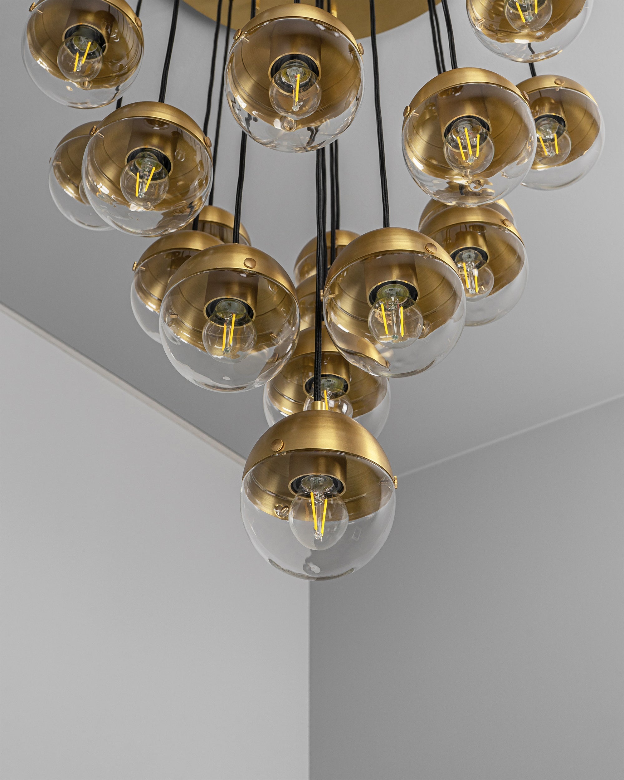 Schwung Molecule Cluster 19 Transparent Chandelier